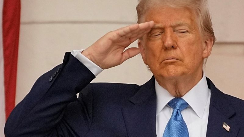 Trump le pidió a todas sus embajadas suspender la entrega de visas a estudiantes extranjeros