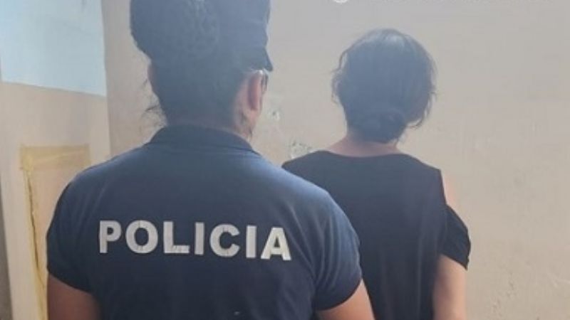 Joven detenida por el robo de unos auriculares