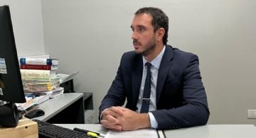 Docente imputado por exhibiciones obscenas en pleno horario de clases