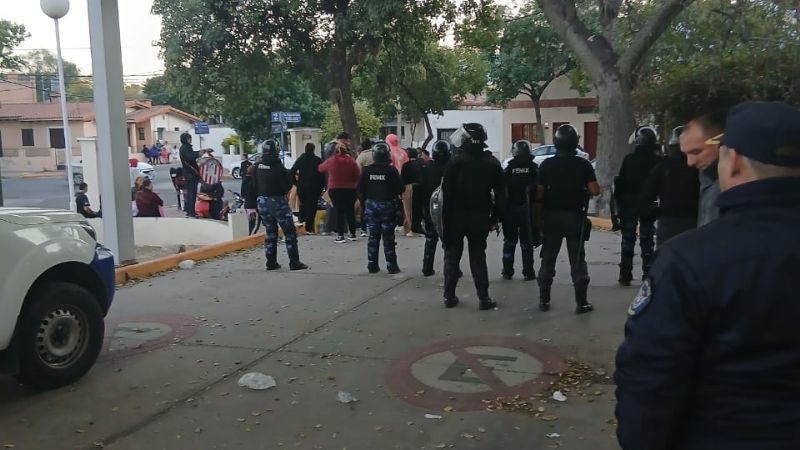 Familiares de un niño piden traslado al Garrahan