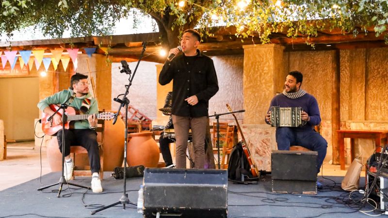 Vecinos y turistas disfrutaron de música, feria y sabores en Casa de la Puna