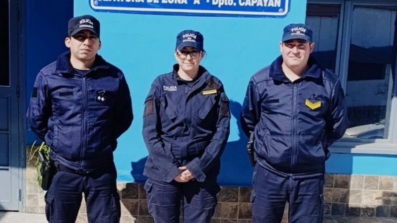 Policías ayudaron a dar a luz a una joven