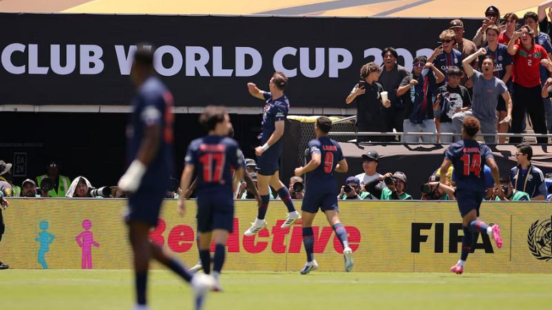 PSG goleó 4-0 y se vistió de candidato