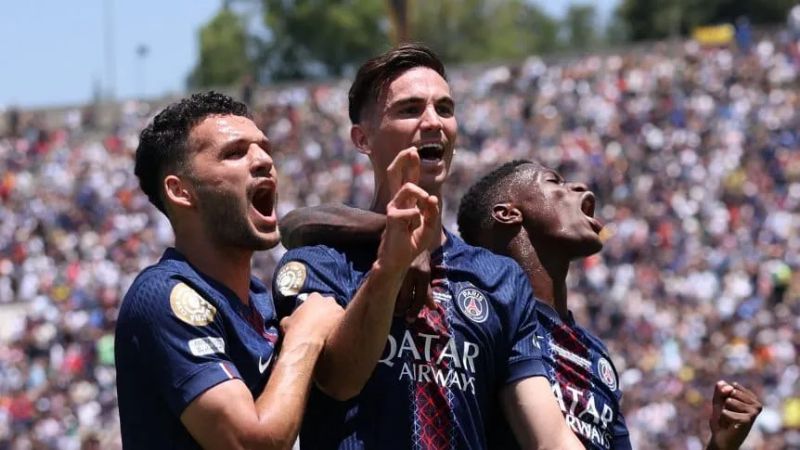PSG goleó 4-0 y se vistió de candidato
