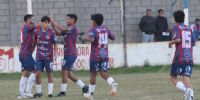 OBREROS DE SAN ISIDRO goleó 4-0 al Social San Antonio y se puso a un punto del escolta San Martín, en el Sur.