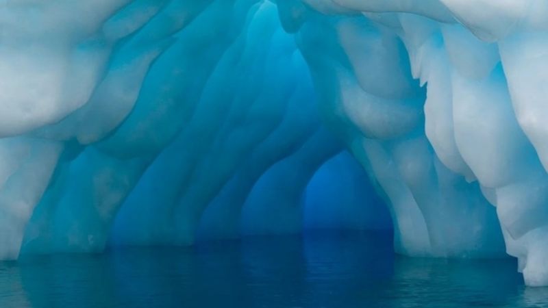Detectan misteriosas señales de radio provenientes de debajo del hielo de la Antártida