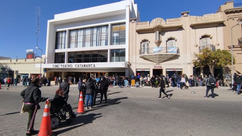 Histórico: autos pasan por el Paseo de la Fe