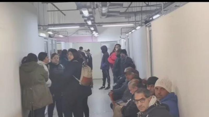 Vigiladores escolares reclaman el pago de haberes