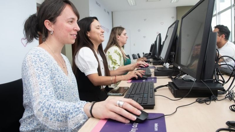 Telecom capacita a docentes en el uso de nuevas tecnologías