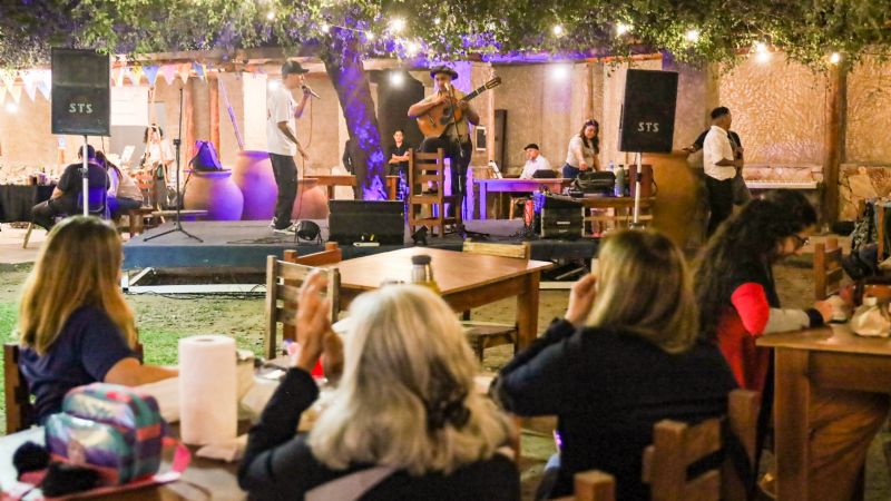“Vinos y sabores” continúa este fin de semana con turismo, gastronomía y mucho arte catamarqueño