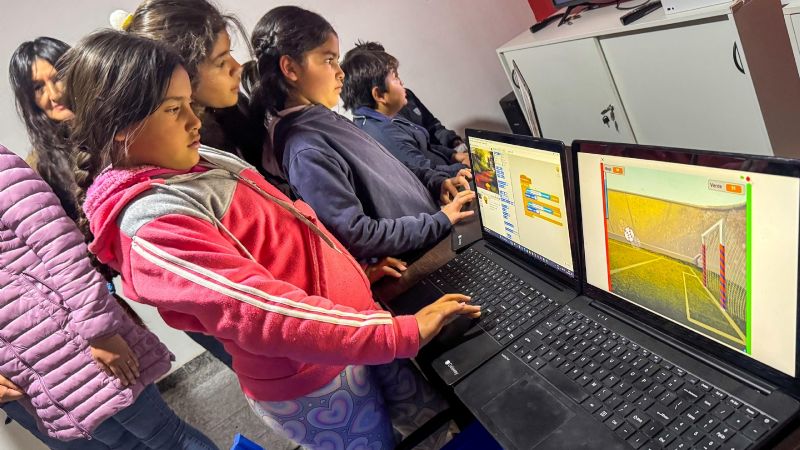 Certificados a Jóvenes Innovadores en Robótica y Programación en Tinogasta