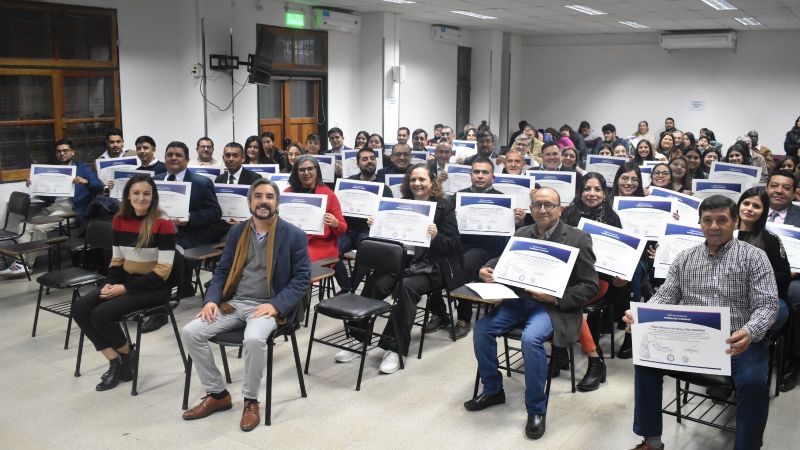 Entrega de certificados de la Diplomatura en Perfilación Criminal