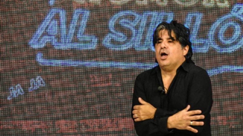 “El Bomba” Contrera vuelve al escenario con risas y ritmo