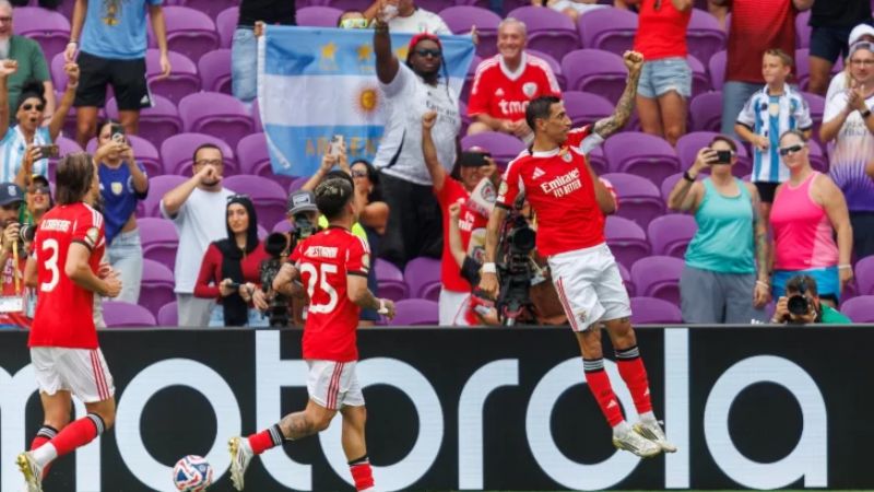 Doblete de Di María, en goleada de Benfica