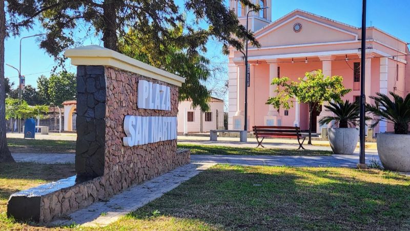 El Municipio de Los Altos avanza con tareas de mantenimiento en la plaza principal