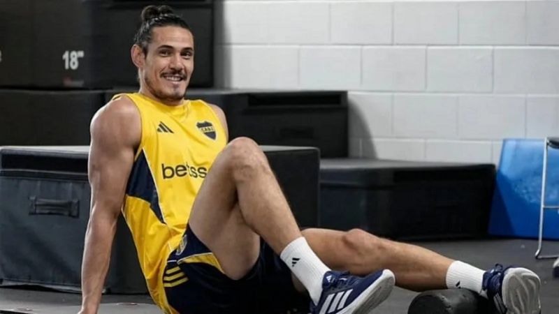 Cavani ilusiona, Rojo decepciona