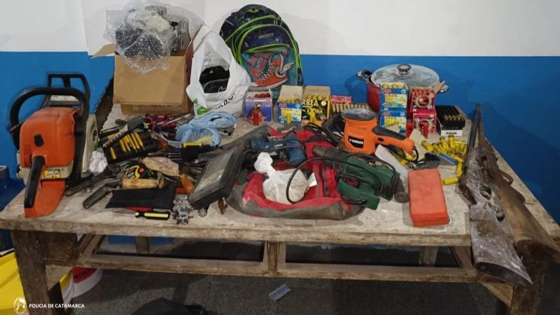 Secuestran armas de fuego, plantines de Marihuana y arrestan a un hombre