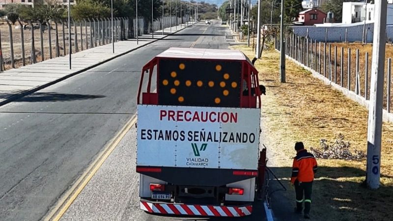 Vialidad Provincial trabaja en la señalización de calles cercanas al Predio Ferial