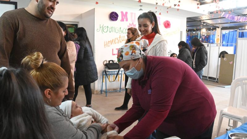 “Lleguemos al Barrio”: Más familias de Valle Viejo beneficiadas