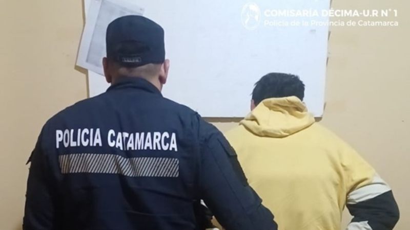 Un detenido por robar elementos de un auto estacionado