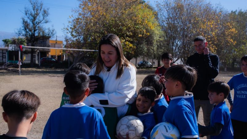 Entrega de materiales en La Antena y Pozo El Mistol