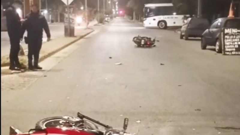 Grave choque de dos motos en la Capital