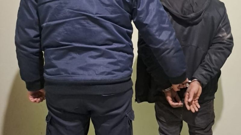 Aprehenden a un hombre requerido por la Justicia y recuperaron una moto sustraída