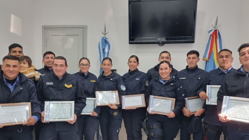 Reconocieron a policías que realizaron actos destacados