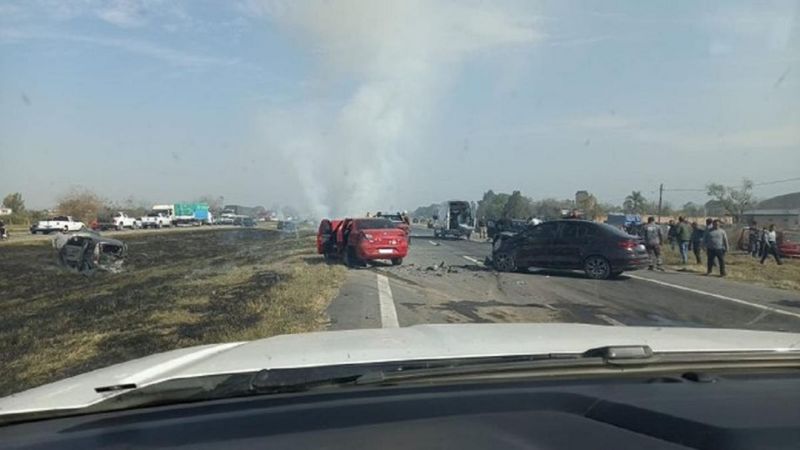 Accidente múltiple en la autopista en Tucumán: al menos 13 heridos