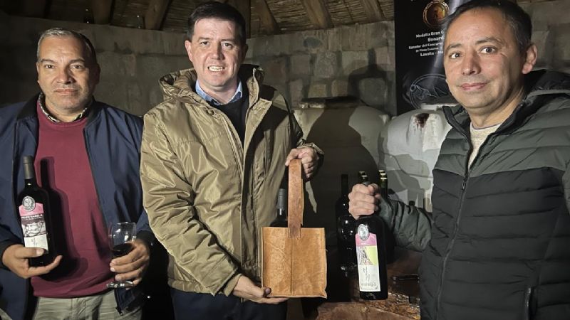 Zeballos trabaja en fortalecer el diálogo con productores de Tinogasta