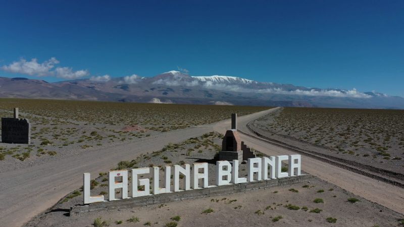 Gobierno proyecta pavimentar el camino de ingreso a Laguna Blanca