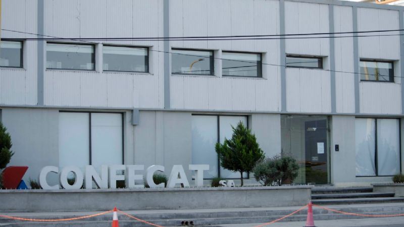 Operario despedido reclama su puesto laboral al dueño de Confecat