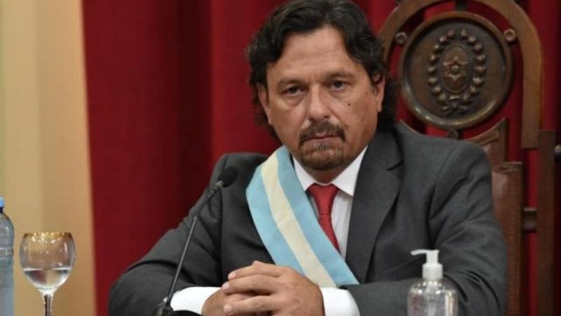 El gobernador de Salta anuncia baja de planes sociales a extranjeros no residentes
