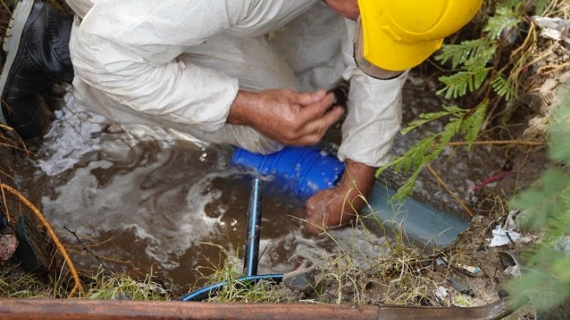 Intento de conexión clandestina genera pérdida de agua