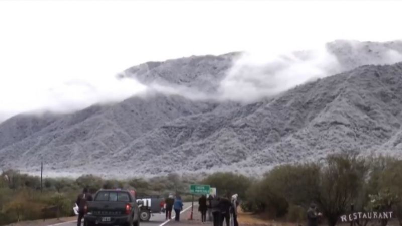 Mirá las postales: tras 18 años, se registró caída de nieve en la Capital