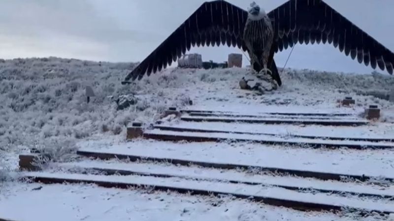 Mirá las postales: tras 18 años, se registró caída de nieve en la Capital