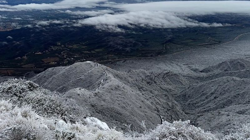 Mirá las postales: tras 18 años, se registró caída de nieve en la Capital