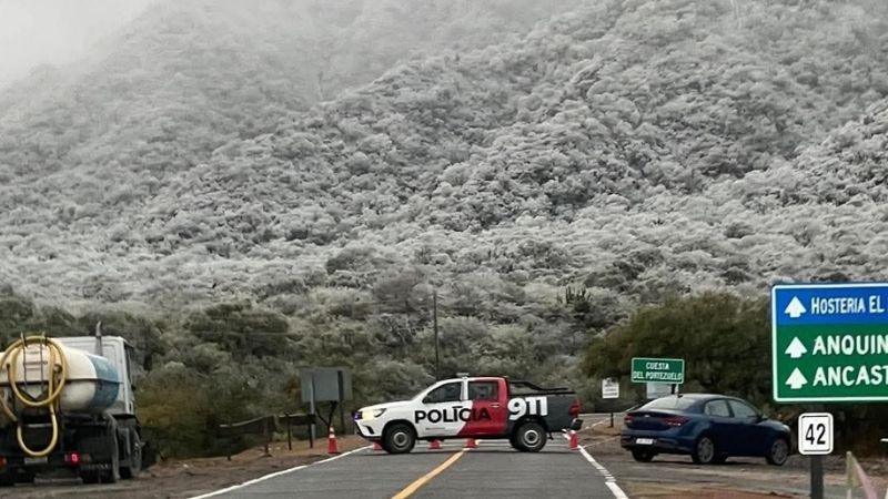 Mirá las postales: tras 18 años, se registró caída de nieve en la Capital