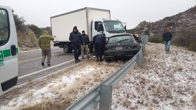 Grave: Chocaron un camión y auto en La Cébila