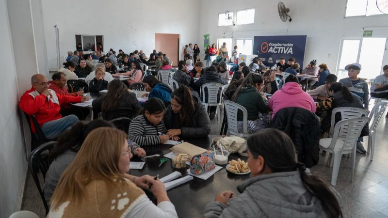 El equipo de Vicegobernación llevó sus propuestas para adultos mayores al Barrio Policial