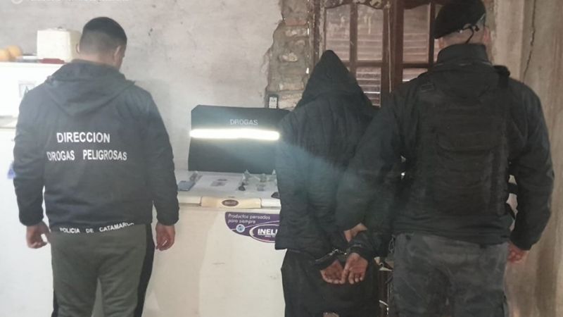 En La Paz policías secuestraron droga y detuvieron a un joven