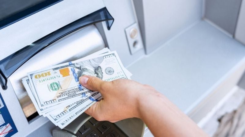 Sin cepo: en qué cajeros automáticos podés retirar dólares y con qué límites