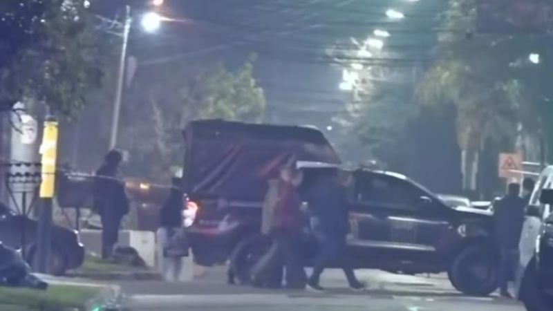 Tras 10 horas atrincherado, se mató el policía que asesinó a la pareja de su ex