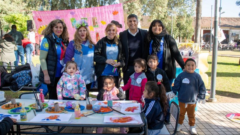 Educación celebró el Día de los Jardines y de las Maestras Jardineras con una jornada recreativa multitudinaria