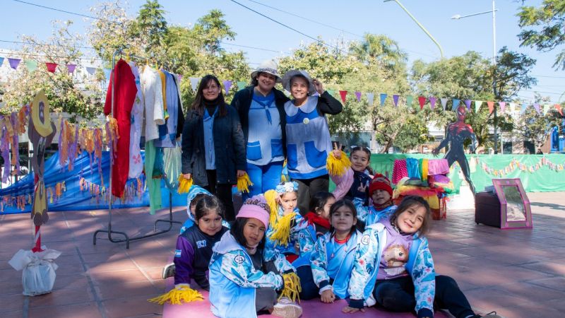 Educación celebró el Día de los Jardines y de las Maestras Jardineras con una jornada recreativa multitudinaria