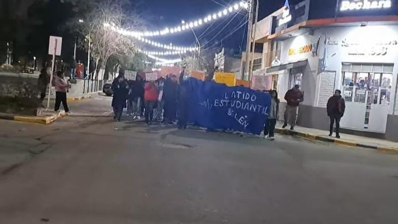 Estudiantes del interior se movilizaron pidiendo docentes