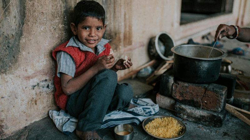 El Papa León XIV denunció: “Matar de hambre es una forma barata de hacer la guerra”