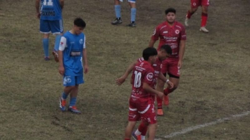 Golearon Villa Dolores e Independiente, en Las Chacras
