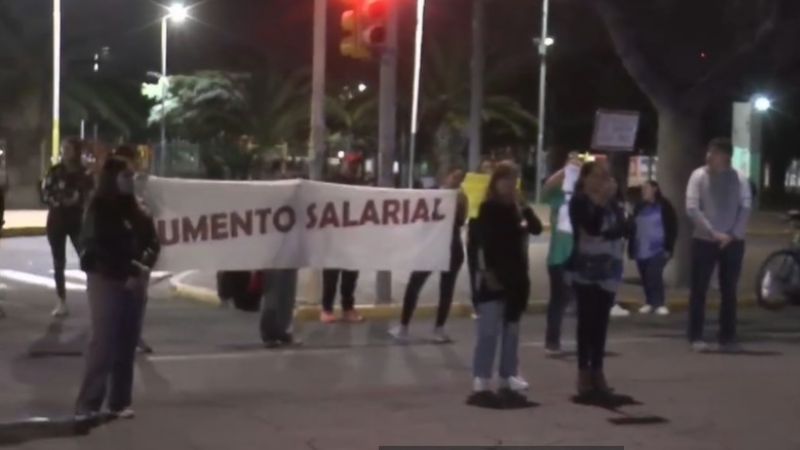 Docentes Autoconvocados cercan el CAPE y no descartan protesta durante el Poncho