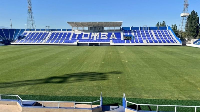 Godoy Cruz con Sarmiento, reinaugurando el “Gambarte”